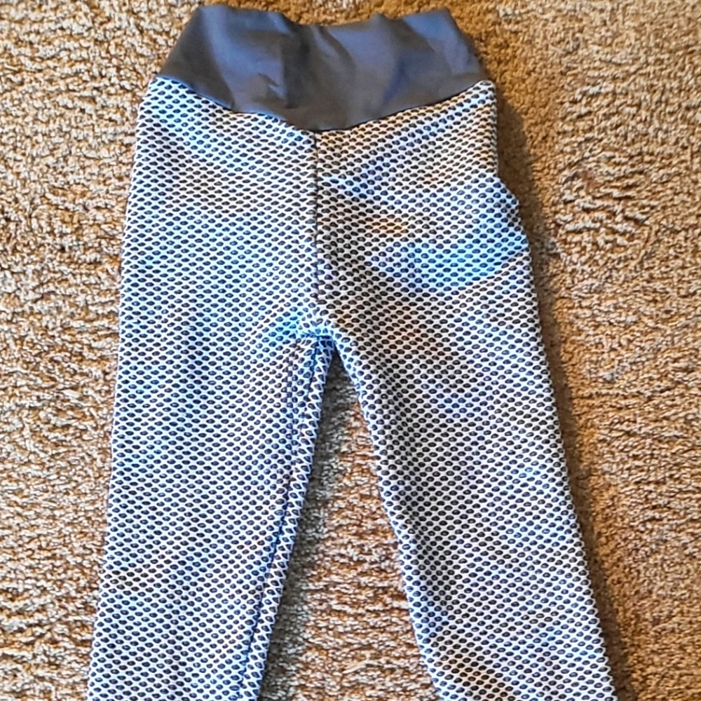 Yoga pant's - Picture 2 of 4